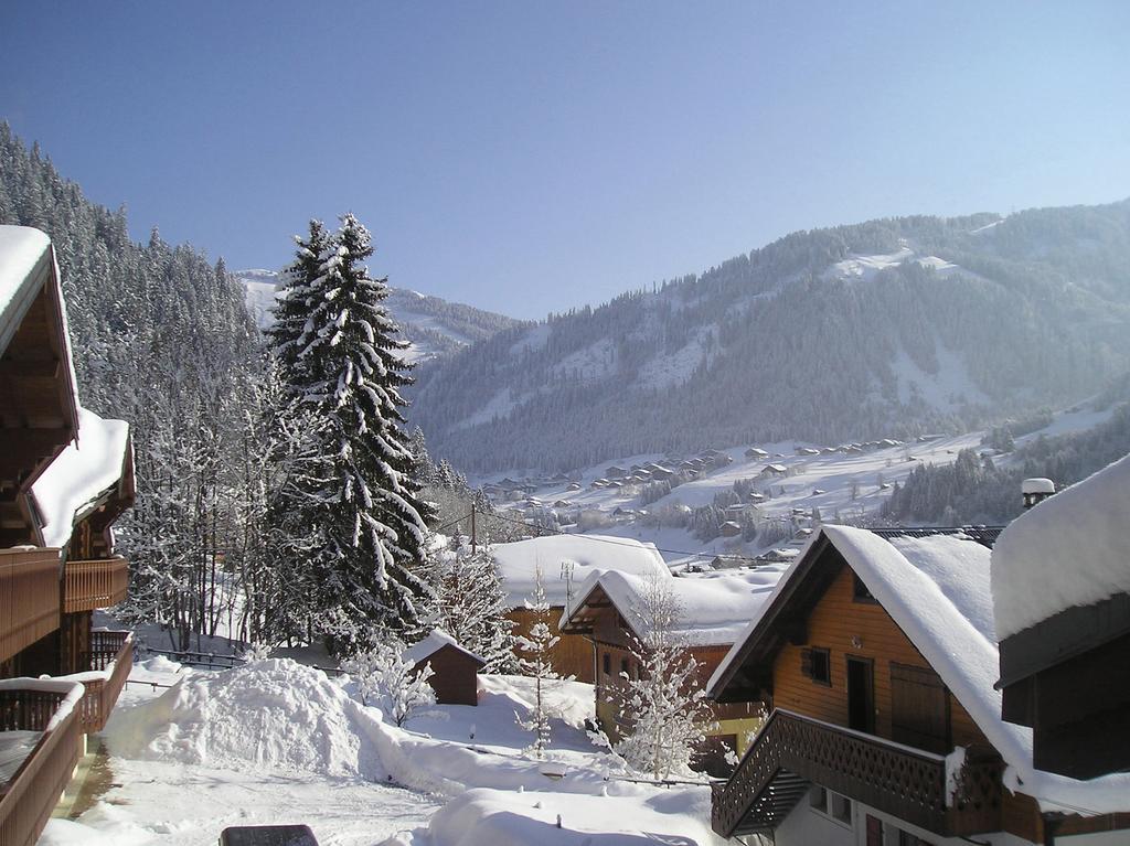Hotel Les Combelles Châtel Kültér fotó