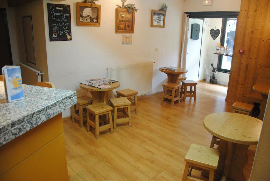 Hotel Les Combelles Châtel Kültér fotó