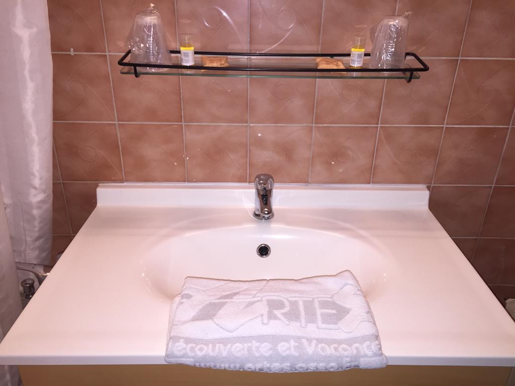 Hotel Les Combelles Châtel Kültér fotó