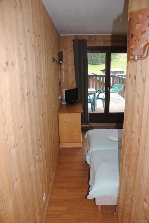 Hotel Les Combelles Châtel Kültér fotó