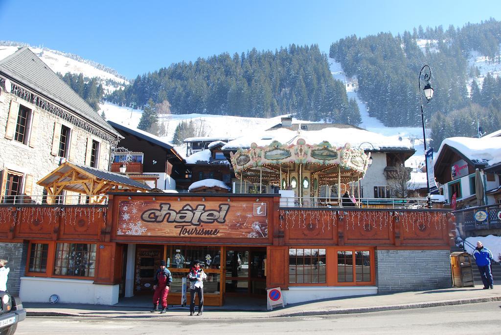 Hotel Les Combelles Châtel Kültér fotó