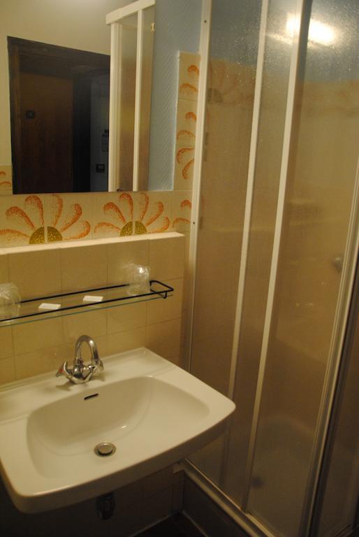 Hotel Les Combelles Châtel Szoba fotó