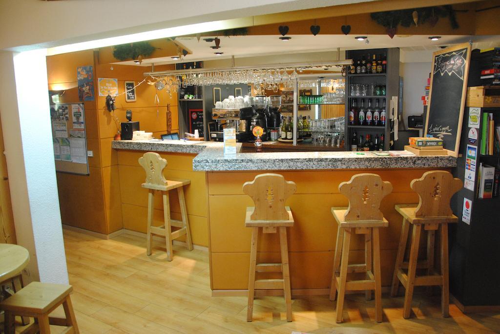 Hotel Les Combelles Châtel Kültér fotó