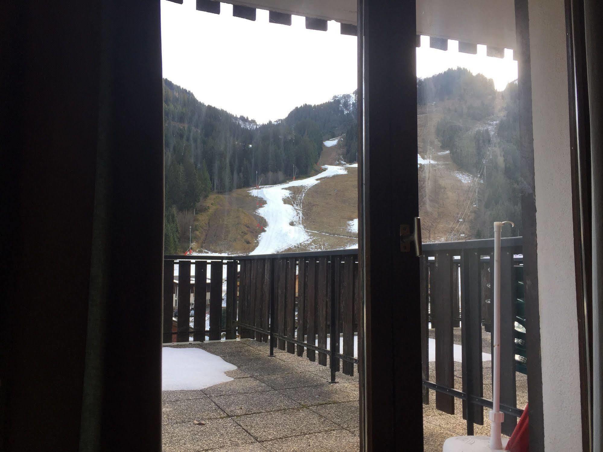 Hotel Les Combelles Châtel Kültér fotó