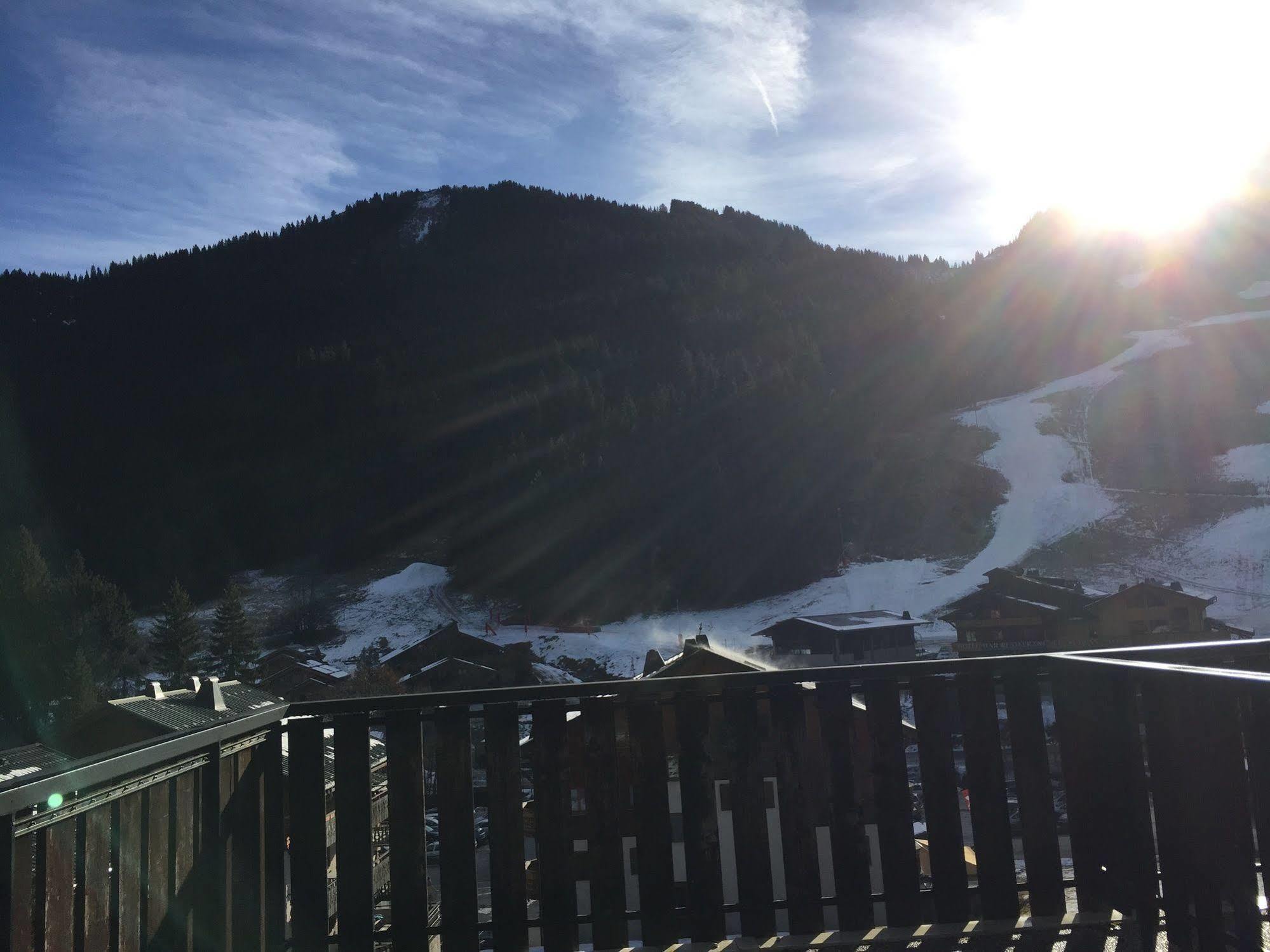 Hotel Les Combelles Châtel Kültér fotó