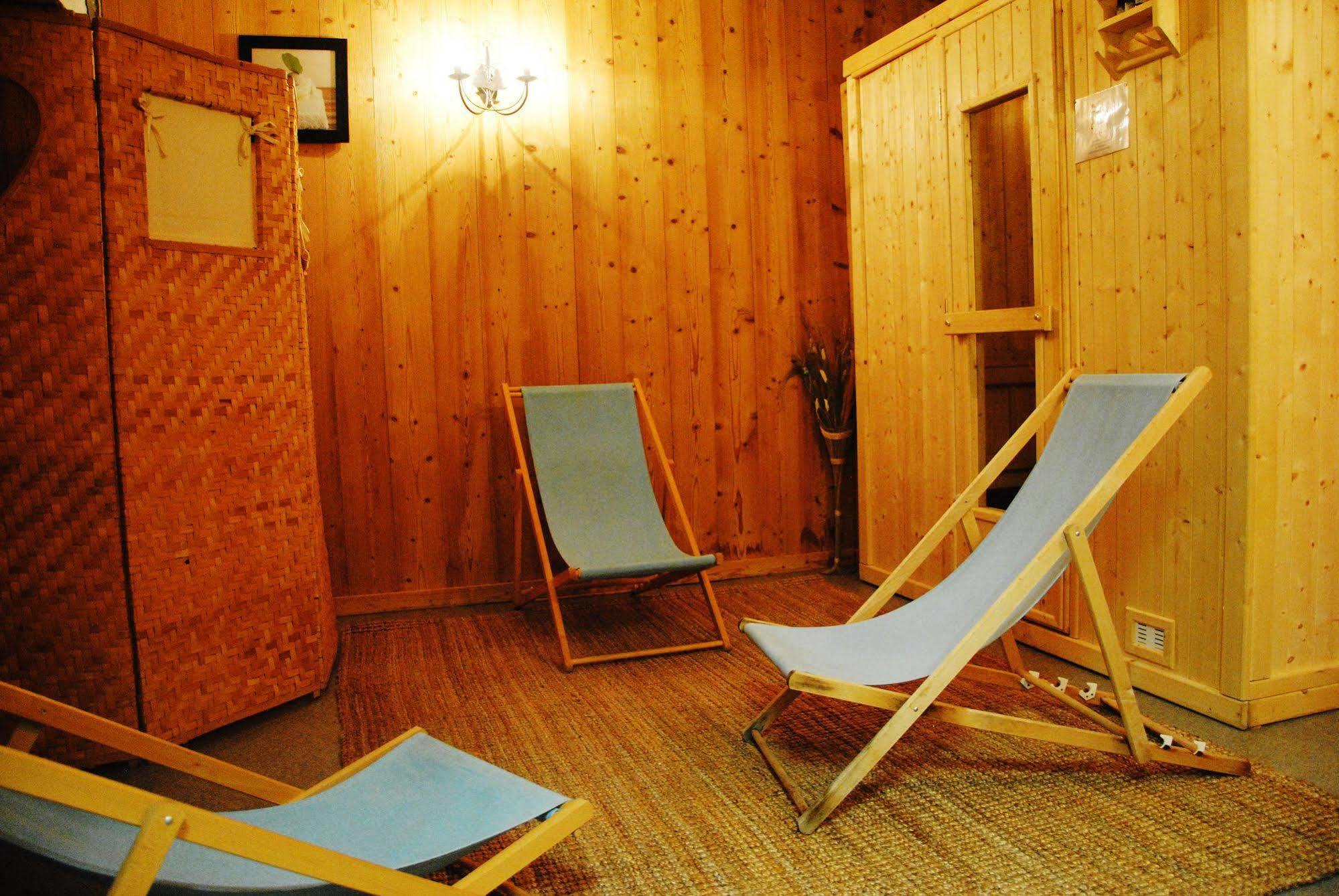 Hotel Les Combelles Châtel Kültér fotó